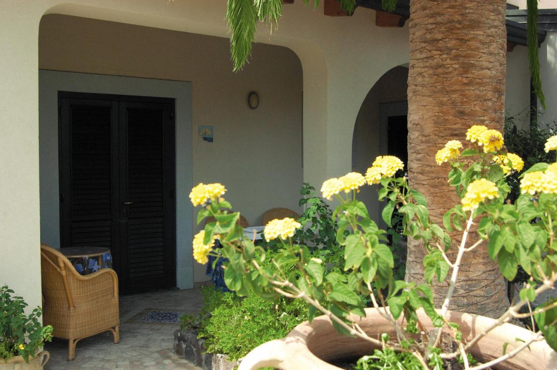 Hotel Aura Vulcano  Exterior photo
